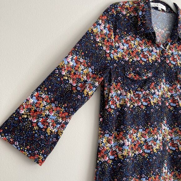Eden & Olivia Navy Floral Flower Button Down Top Roll Tab Sleeves Size Medium - Picture 5 of 12